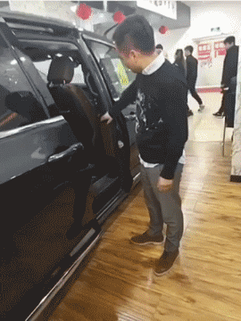 5e7d86aea337bb66efc87dd5a4335cca.gif