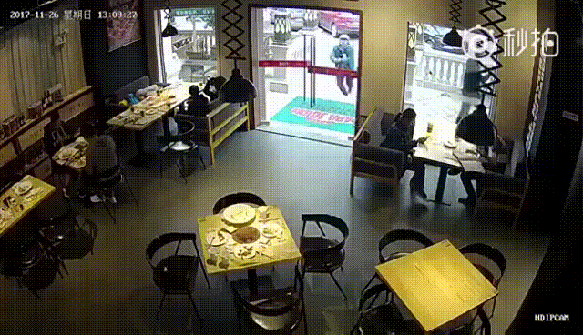 aa341041d1fa7a02e049d8d58d02e9c7.gif