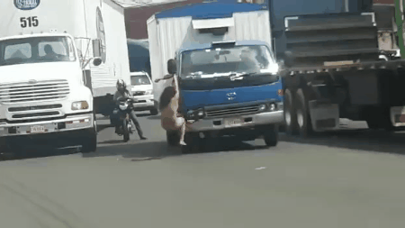 eba3f29a51d39bc9ee3bd34a95aa9c8b.gif