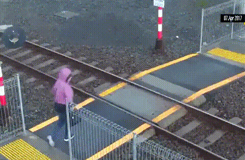 f426f3c4819099ffd929e395ae8757f8.gif